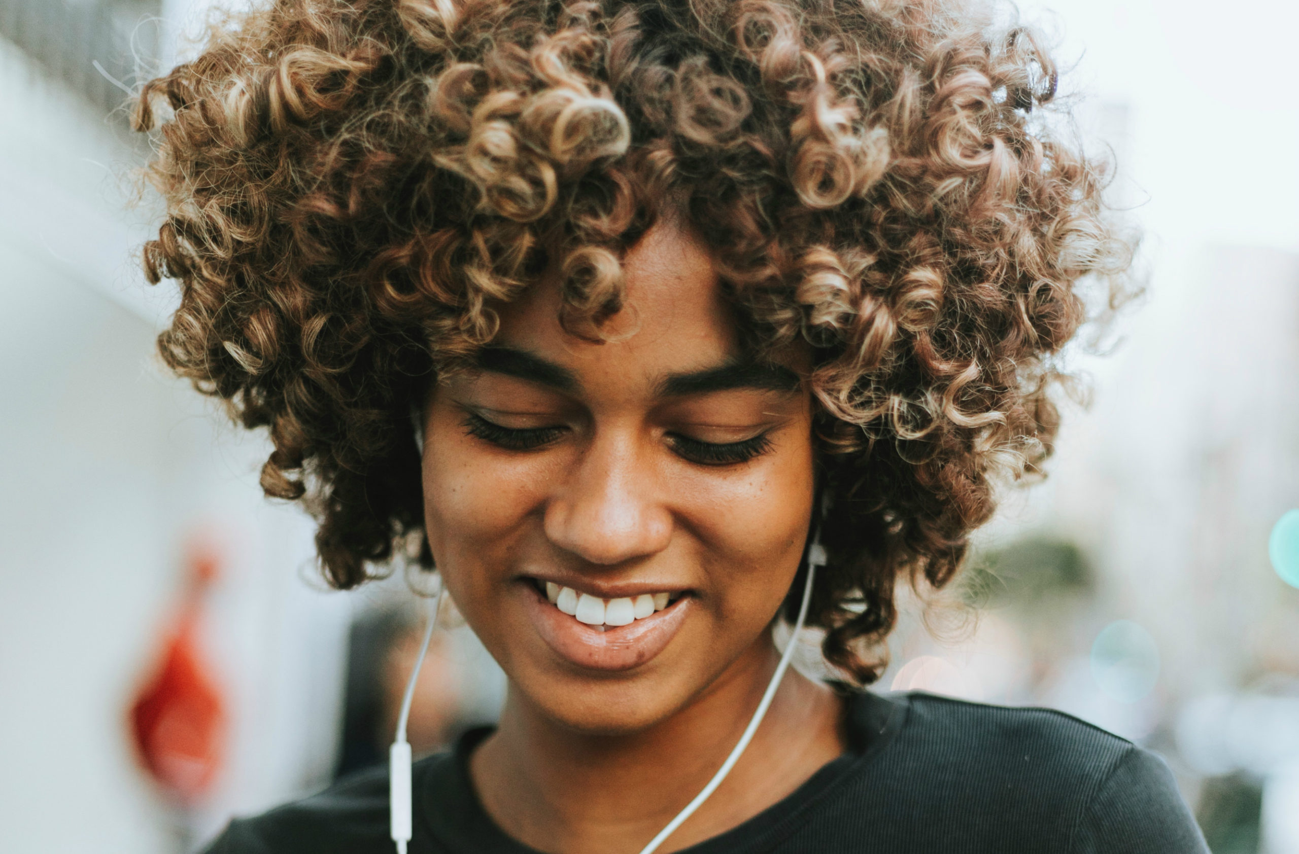 Make it About the Tour, Not the Headset - AudioFetch Audio Over WiFi rawpixel 1145273 unsplash scaled - AudioFetch Audio Over WiFi