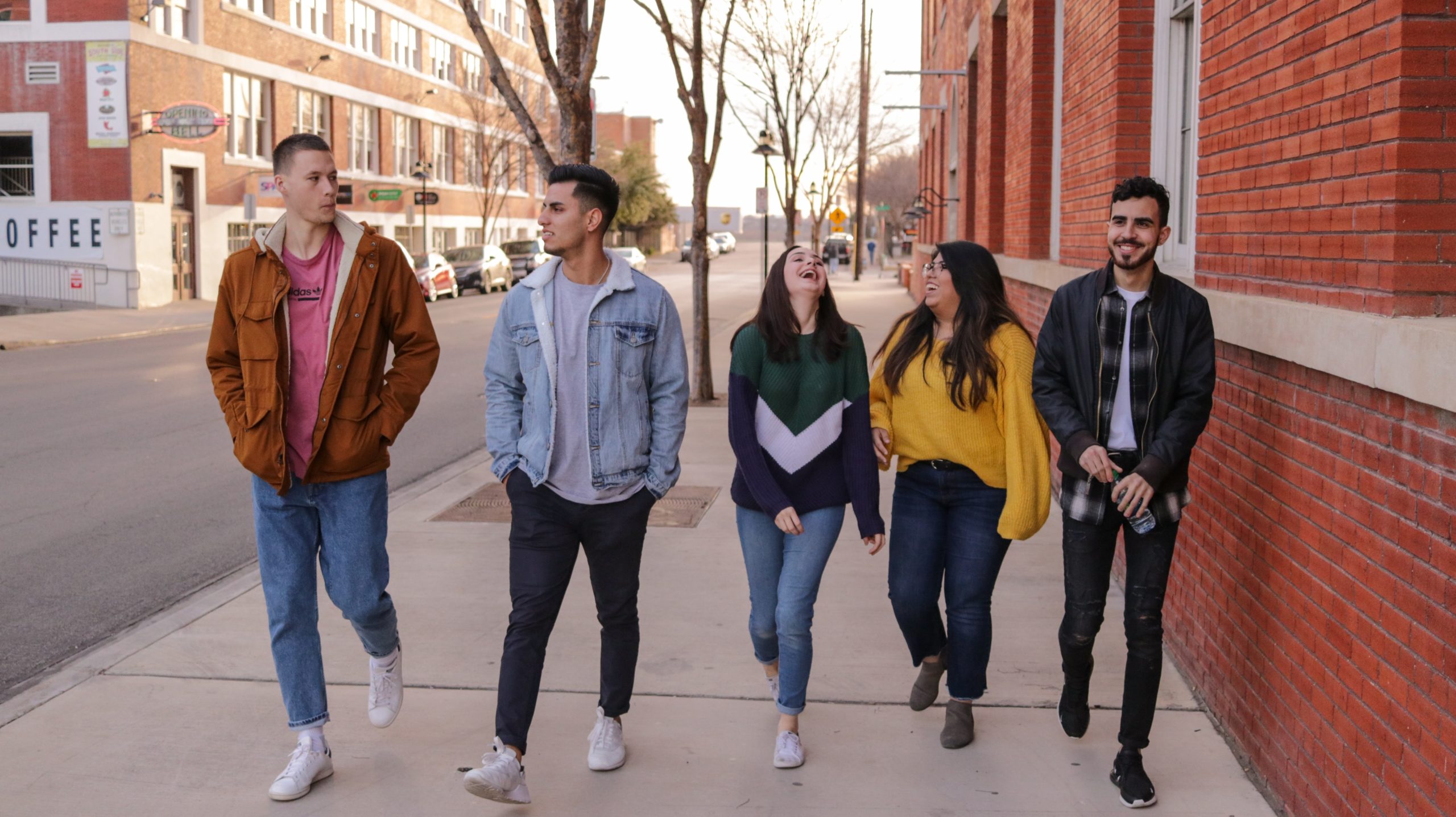 How to Enhance College Tours for Gen Z - AudioFetch Audio Over WiFi eliott reyna jCEpN62oWL4 unsplash scaled - AudioFetch Audio Over WiFi