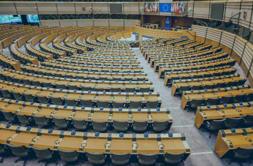 How to Provide Hearing Assistance in Courtrooms & Legislative Proceedings - AudioFetch Audio Over WiFi AudioFetch Blog Header - Legislative Hearing Assistance